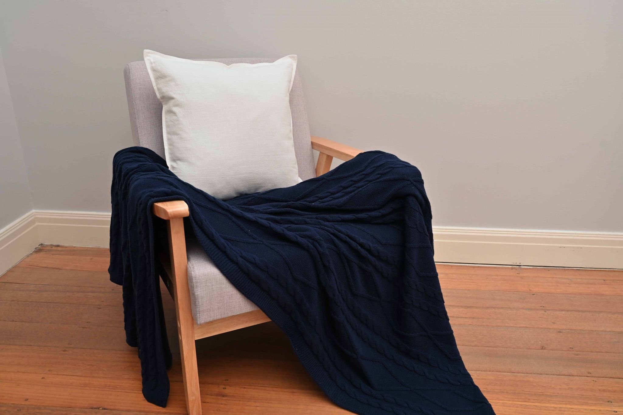 White Linen Cushion - Image 4