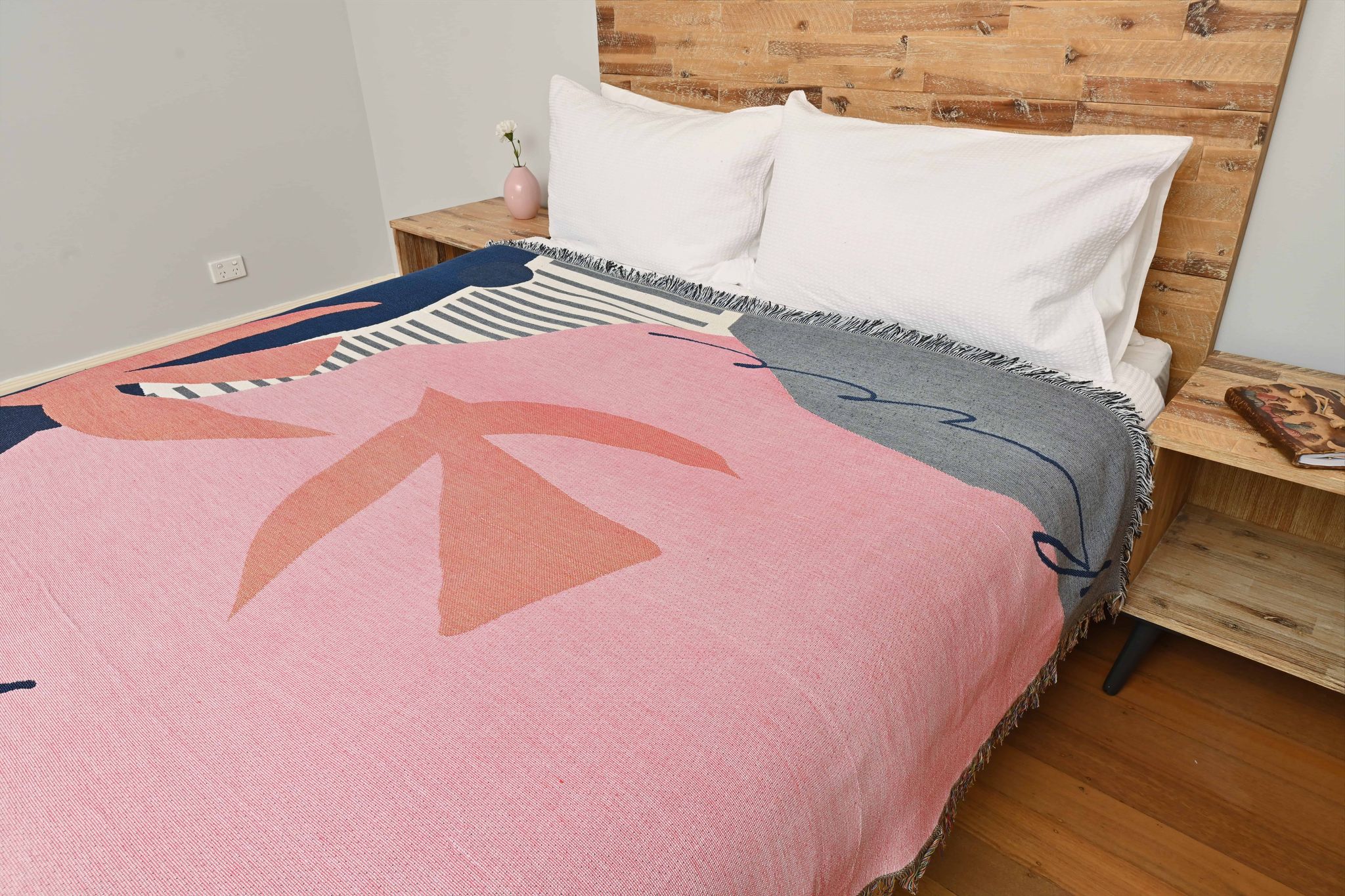 Soaring Geometric Throw Medium Large - Image 7