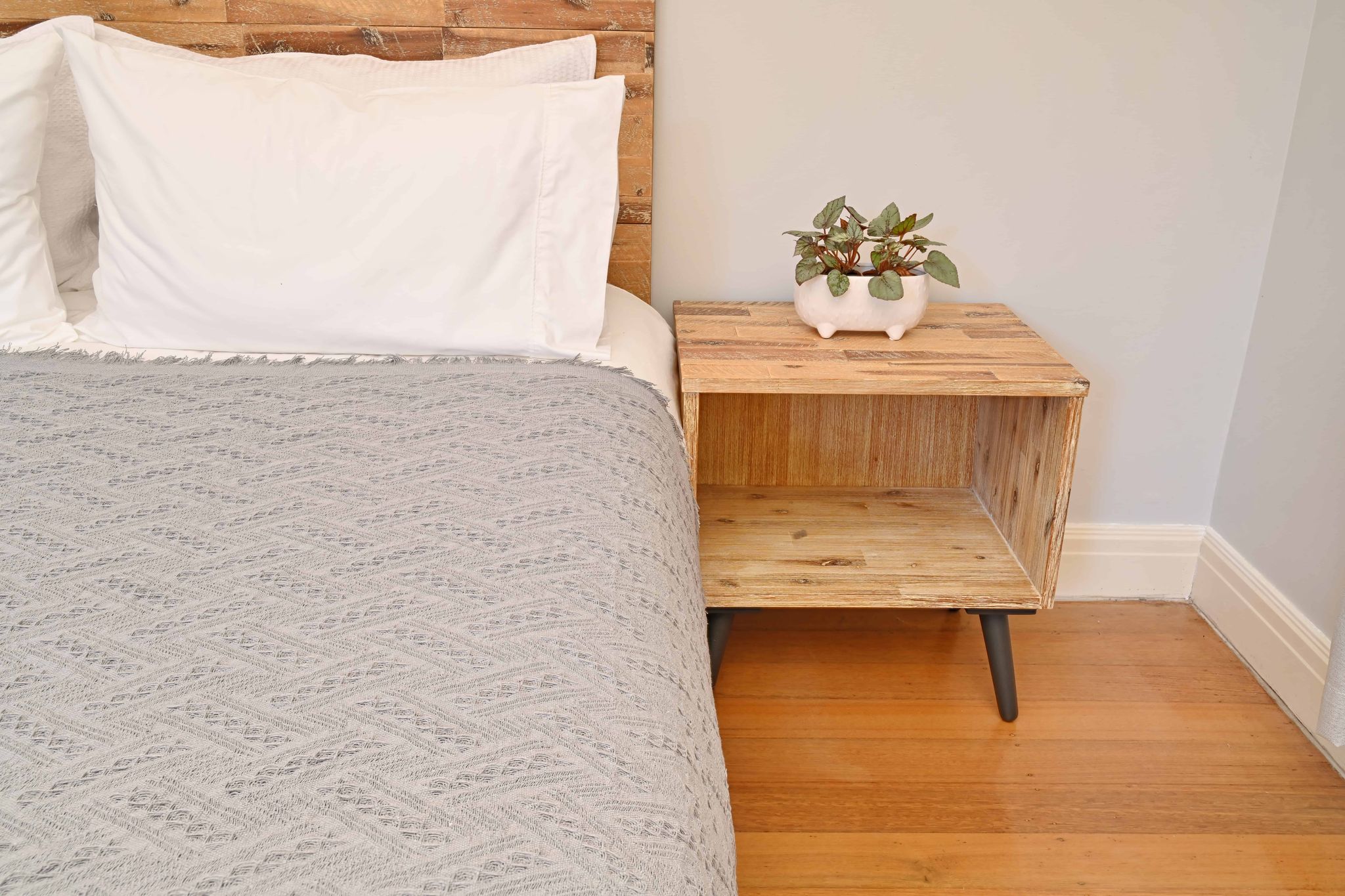 Vintage Style Woven Throw Medium Large Grey - Image 5