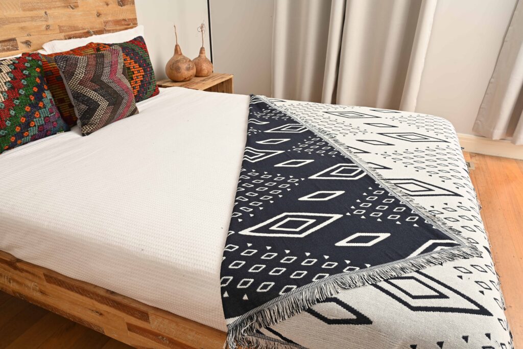 Black Diamond Throw/Picnic Rug Small